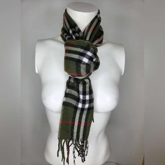 Plaid Green and Black Scarf - Picture 3 of 7